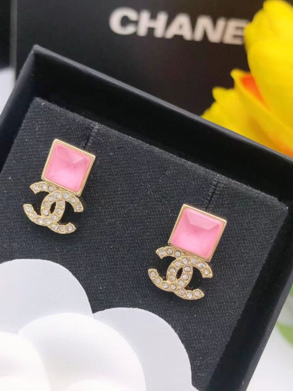 💕Chanel pink small square stud earrings